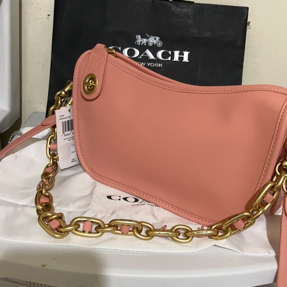 Coach Swinger candy Pink leather shoulder bag - Picture 8 of 14